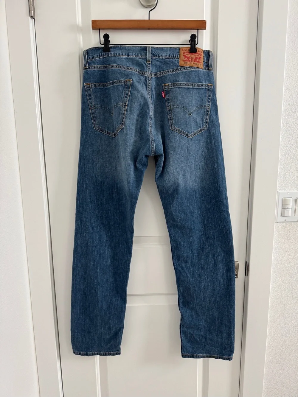 Levi's 505  Medium Blue Denim Jeans with Red Tab and Tan Leather Patch 32 x 32